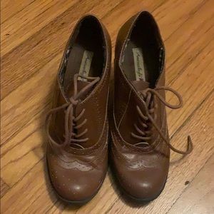 American Eagle Size 6.5 Brown Tie Up Bootie Heels